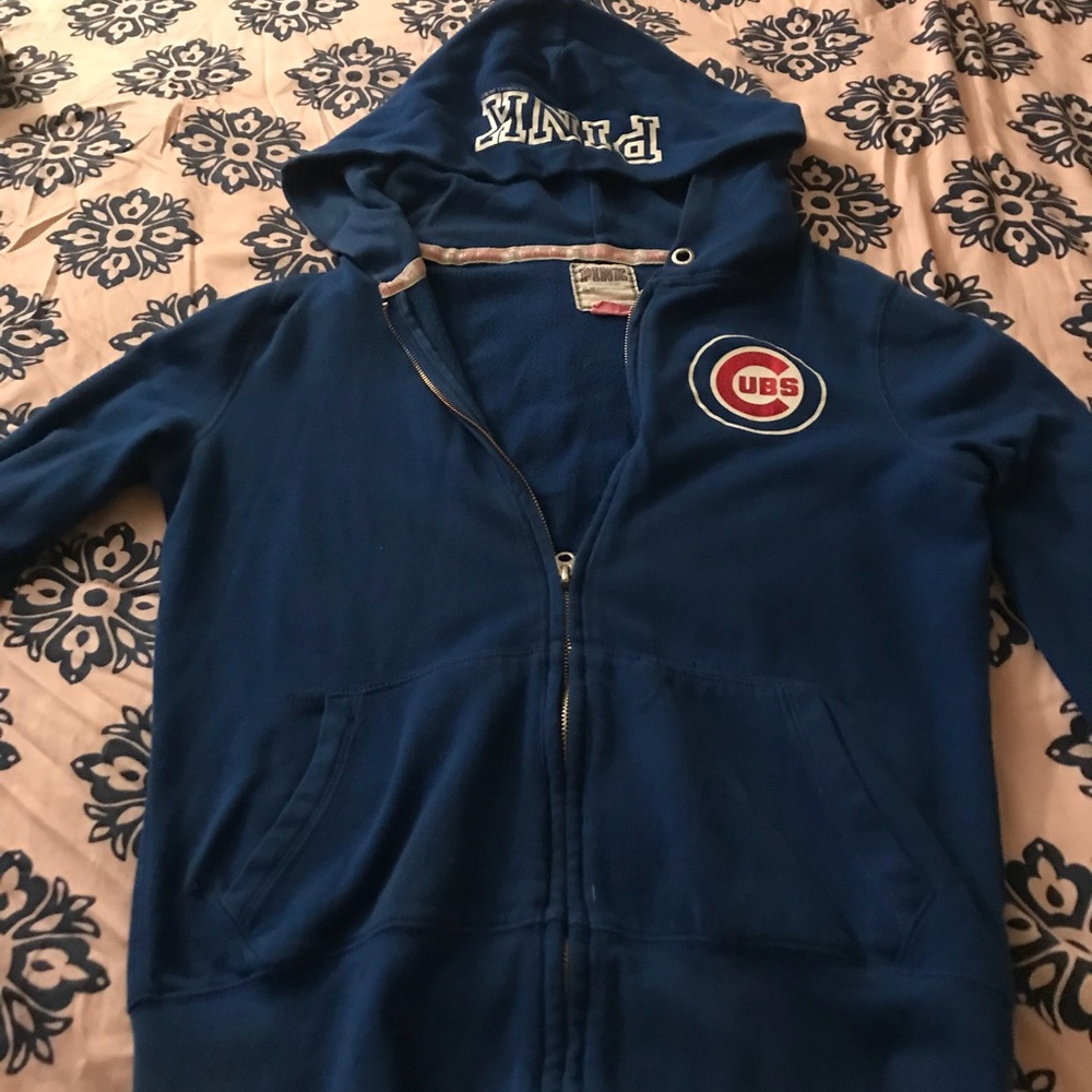 Cubs hoodie VS Pink